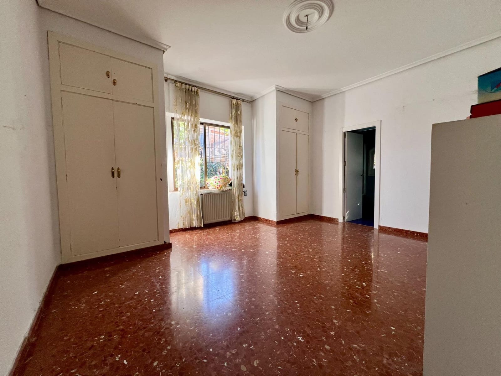 7 soveværelse Villa til salg i Cordoba by med swimmingpool - € 520.000 (Ref: 9440618)