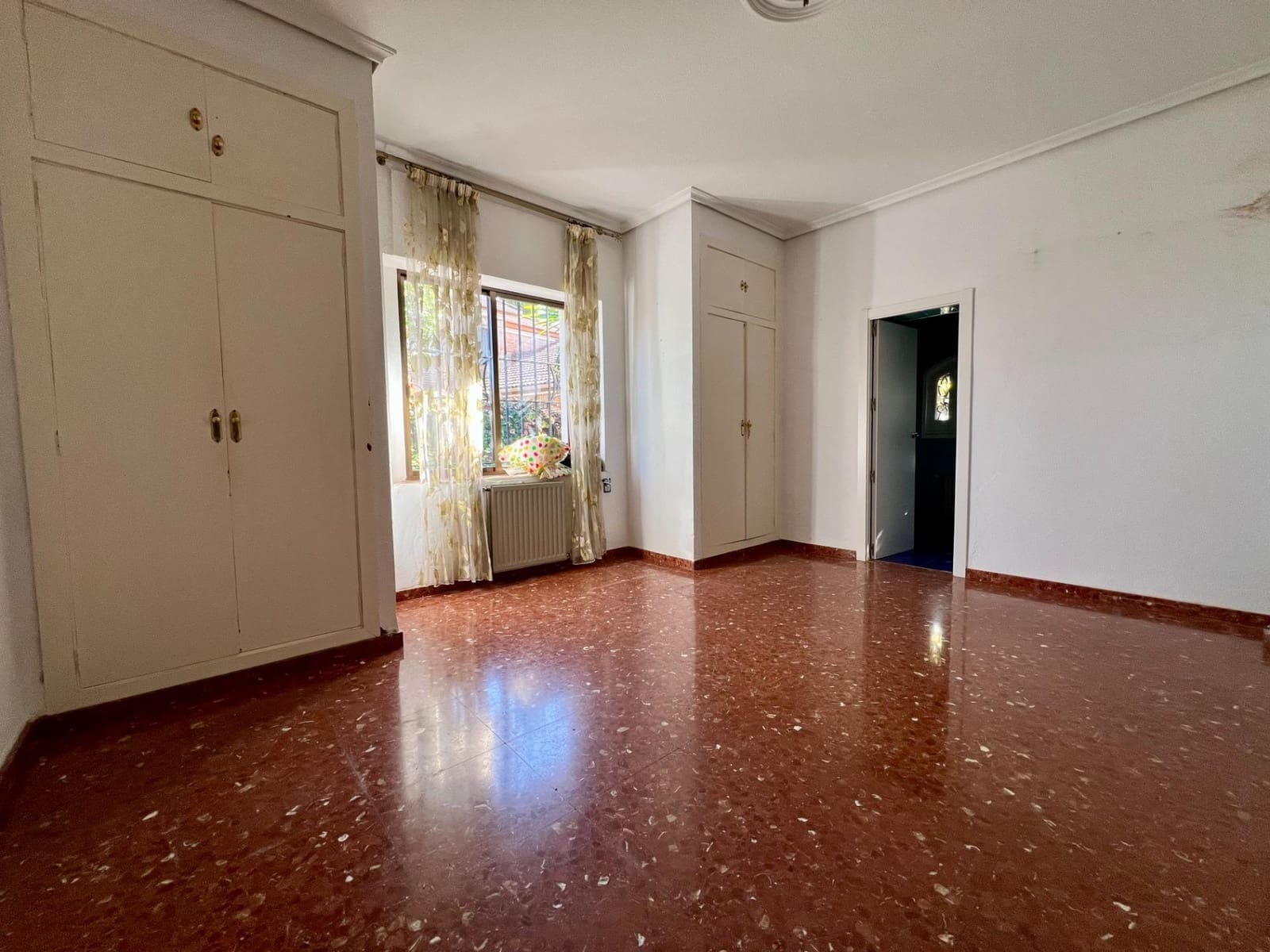 7 soveværelse Villa til salg i Cordoba by med swimmingpool - € 520.000 (Ref: 9440618)