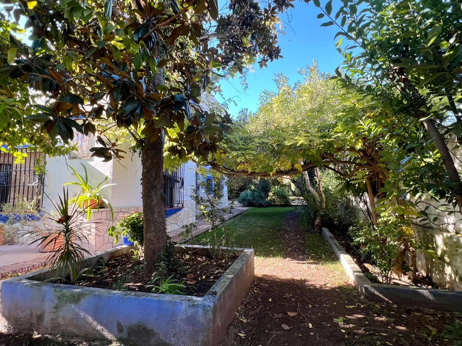 7 soveværelse Villa til salg i Cordoba by med swimmingpool - € 520.000 (Ref: 9440618)