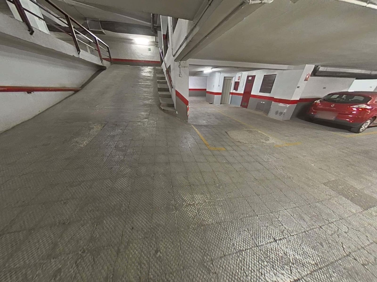 5 quarto Apartamento para venda em Cordova cidade com garagem - 349 000 € (Ref: 9443343)