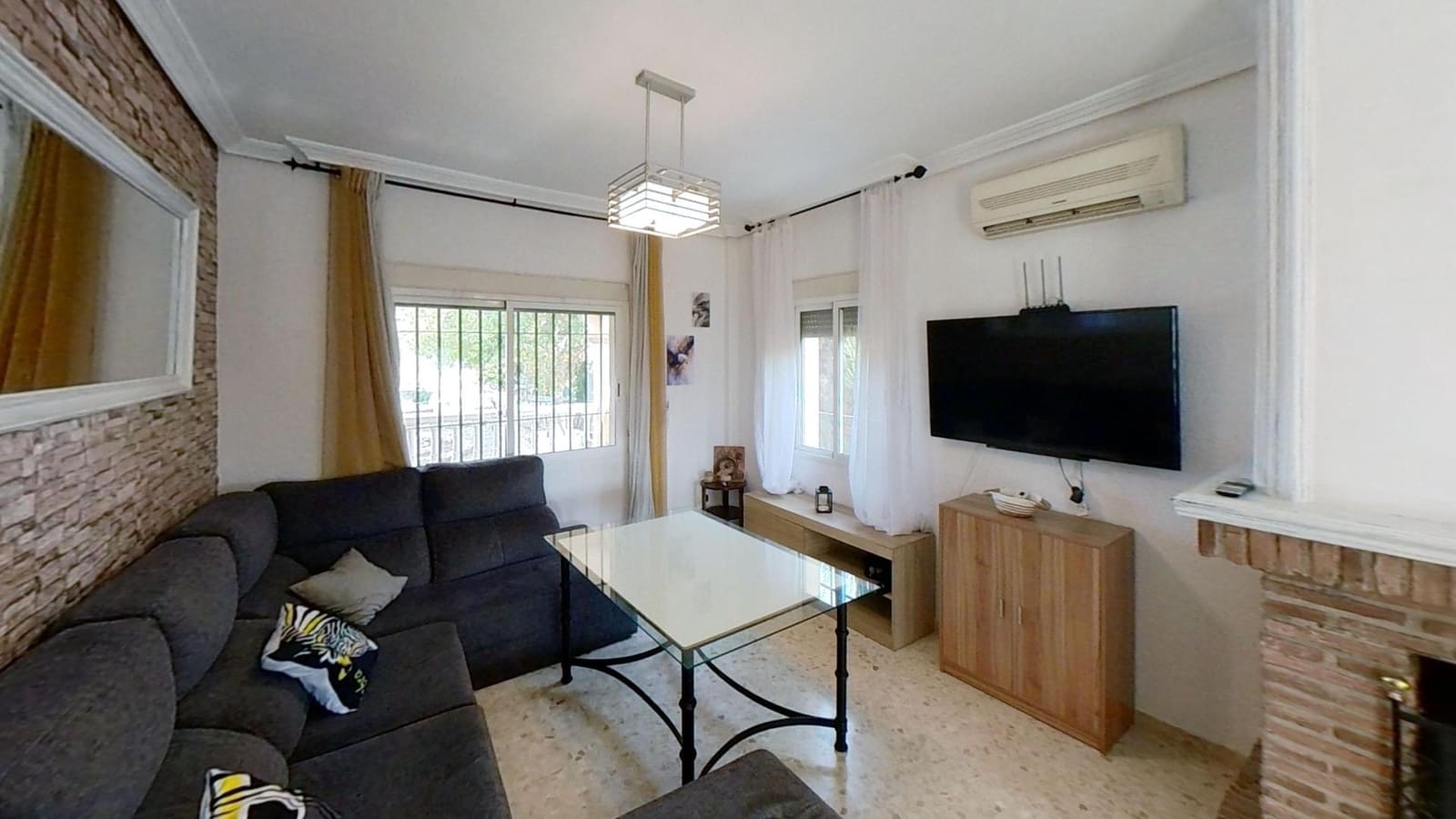 4 Zimmer Villa zu verkaufen in El Higueron mit Pool - 165.000 € (Ref: 9446441)