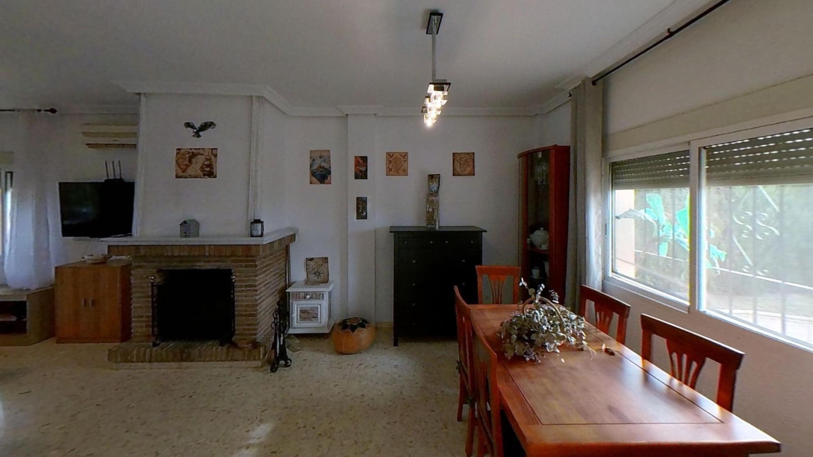 4 Zimmer Villa zu verkaufen in El Higueron mit Pool - 165.000 € (Ref: 9446441)