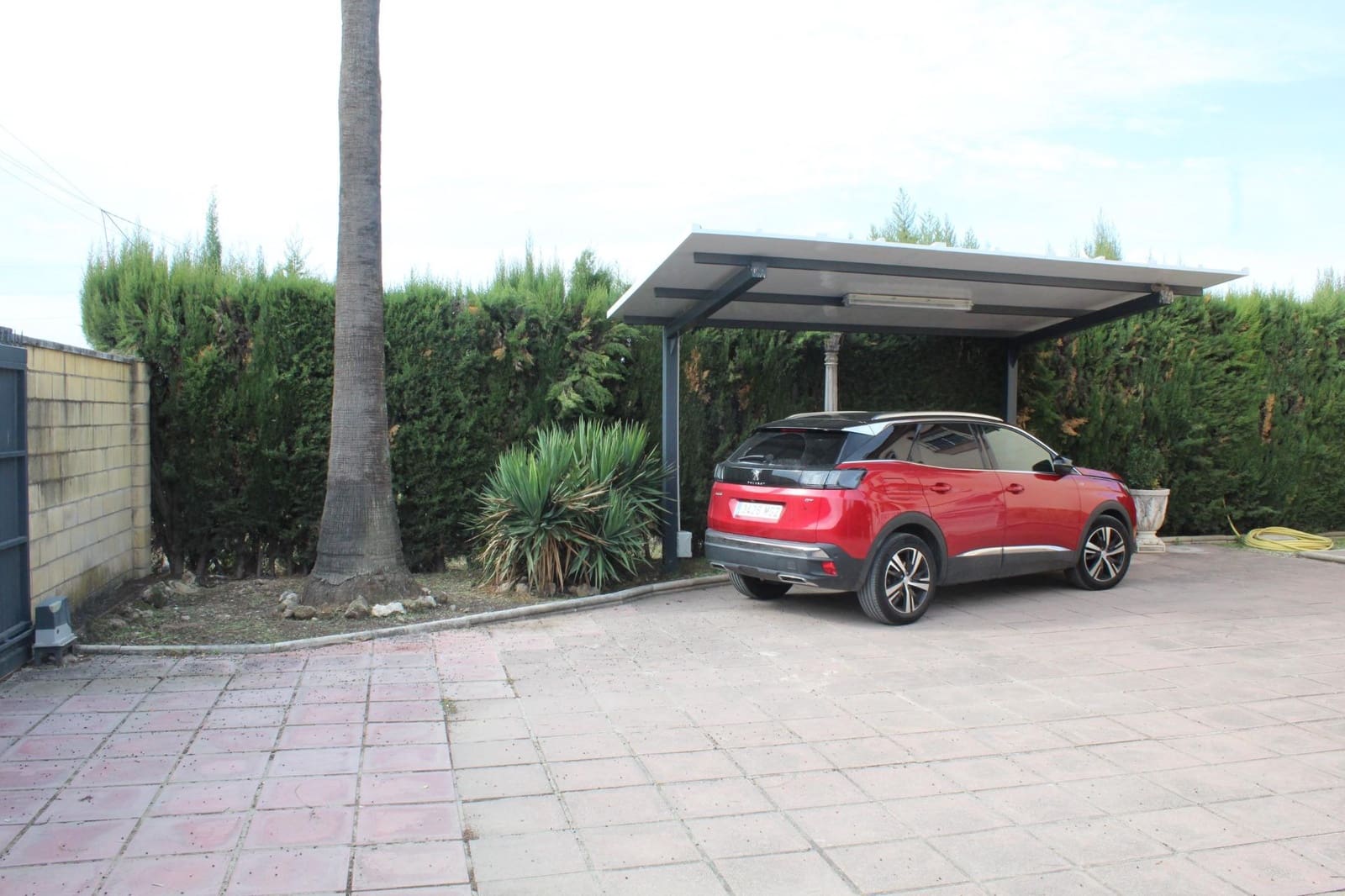 4 Zimmer Villa zu verkaufen in El Higueron mit Pool - 165.000 € (Ref: 9446441)