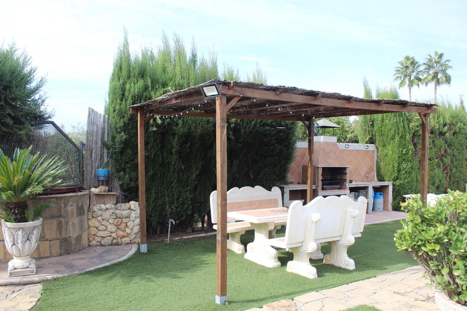 4 Zimmer Villa zu verkaufen in El Higueron mit Pool - 165.000 € (Ref: 9446441)