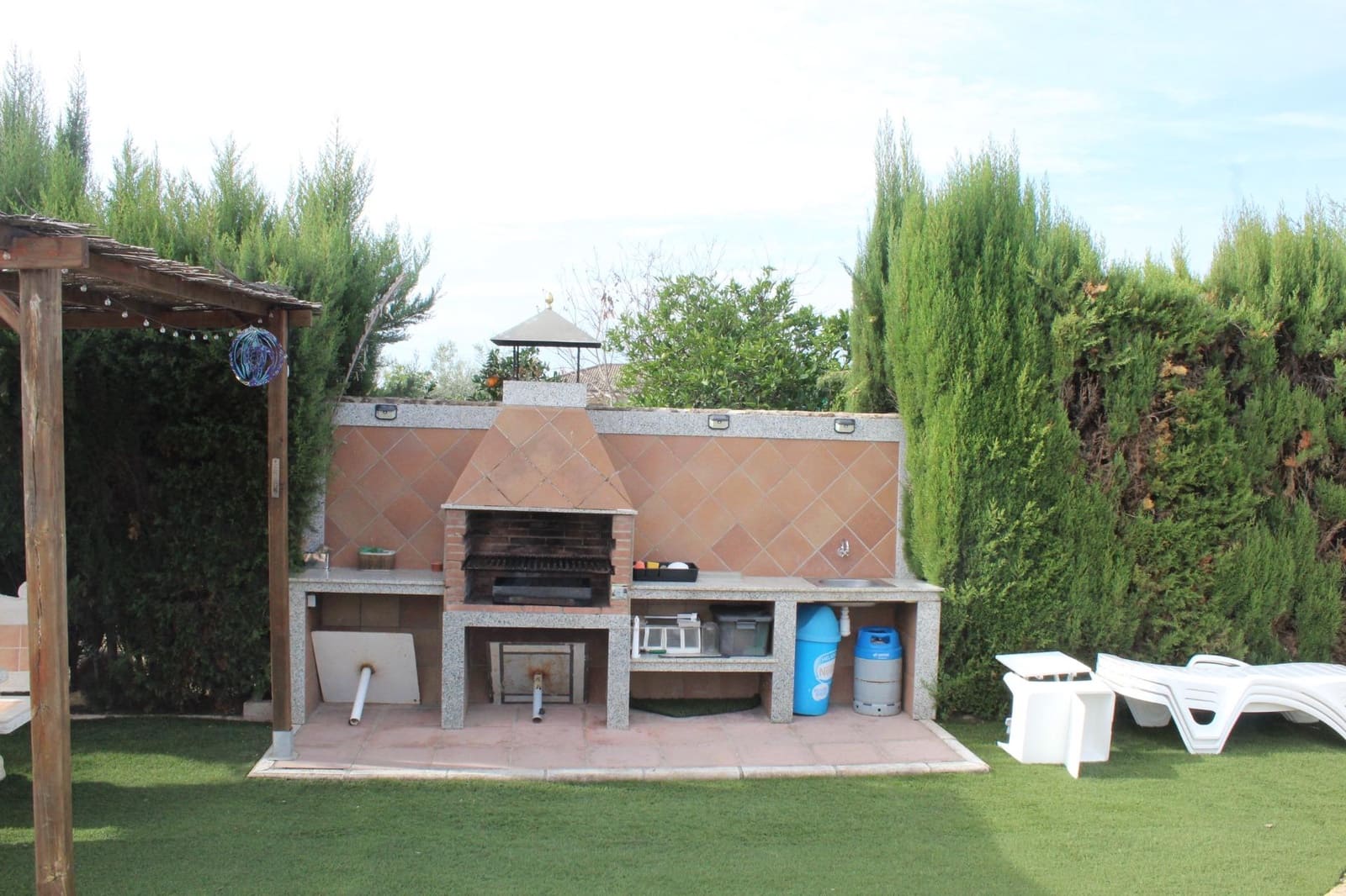 4 Zimmer Villa zu verkaufen in El Higueron mit Pool - 165.000 € (Ref: 9446441)