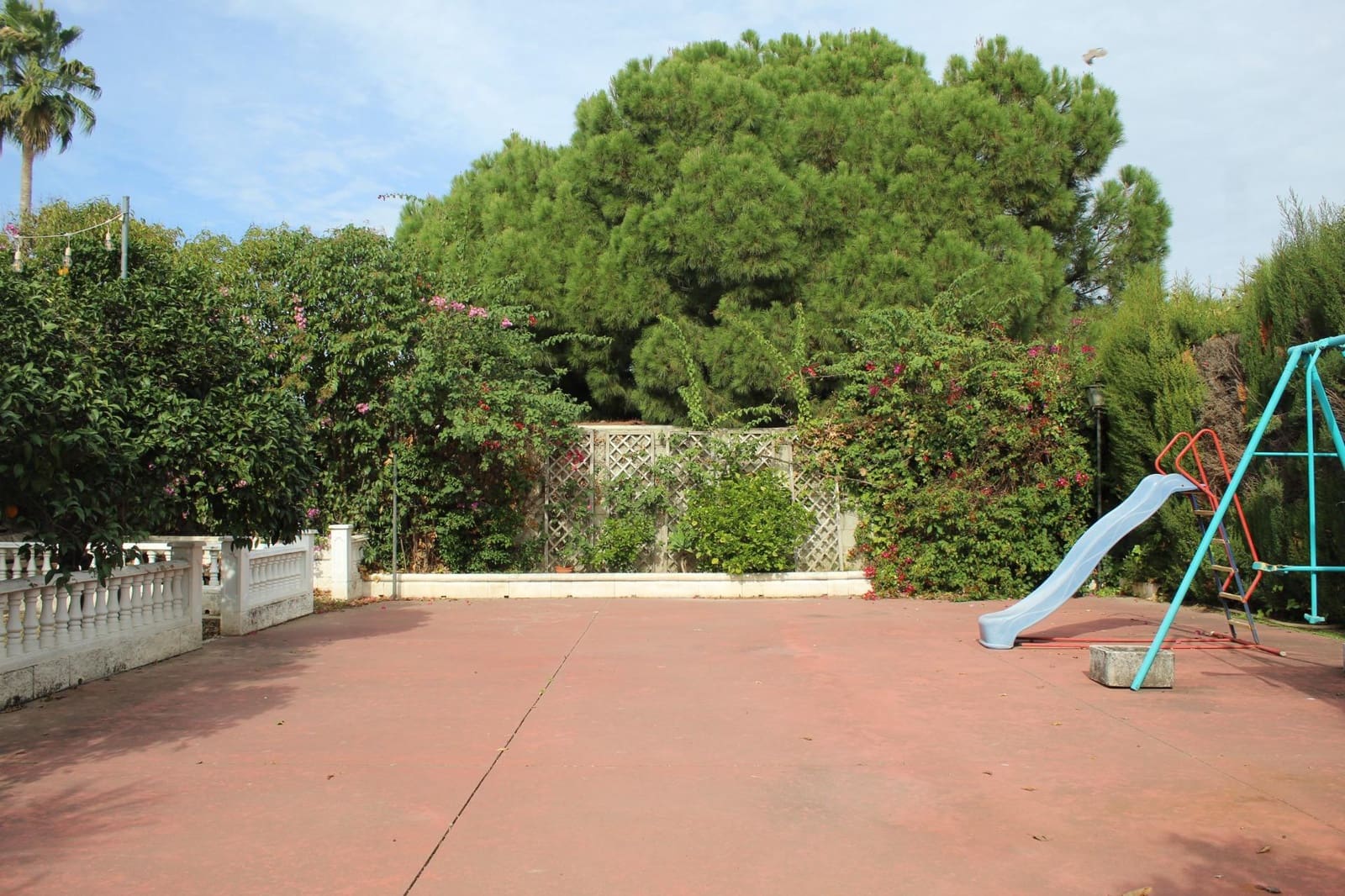 4 Zimmer Villa zu verkaufen in El Higueron mit Pool - 165.000 € (Ref: 9446441)