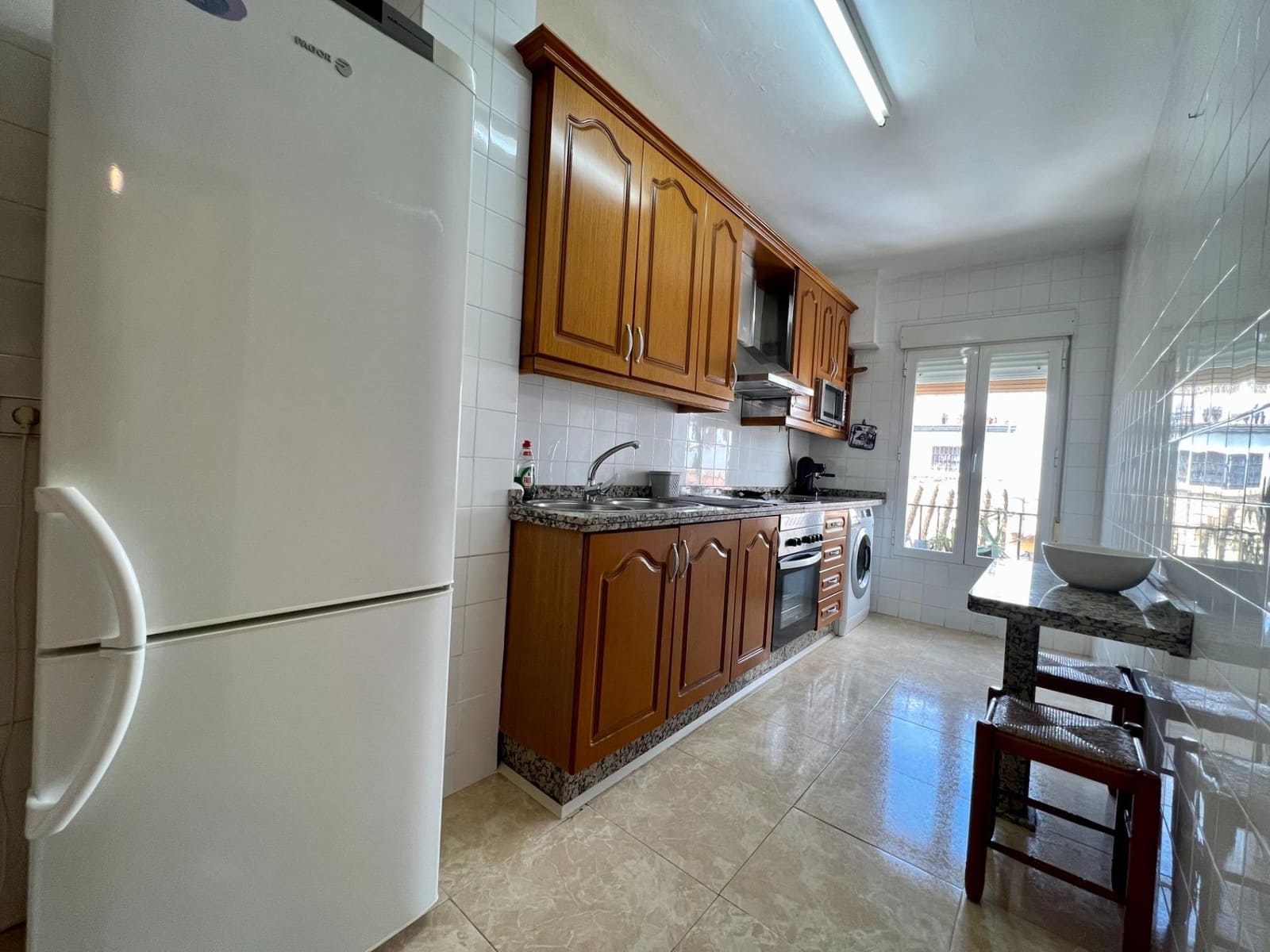 4 Zimmer Wohnung zu vermieten in Cordoba Stadt - 240 € (Ref: 9446442)