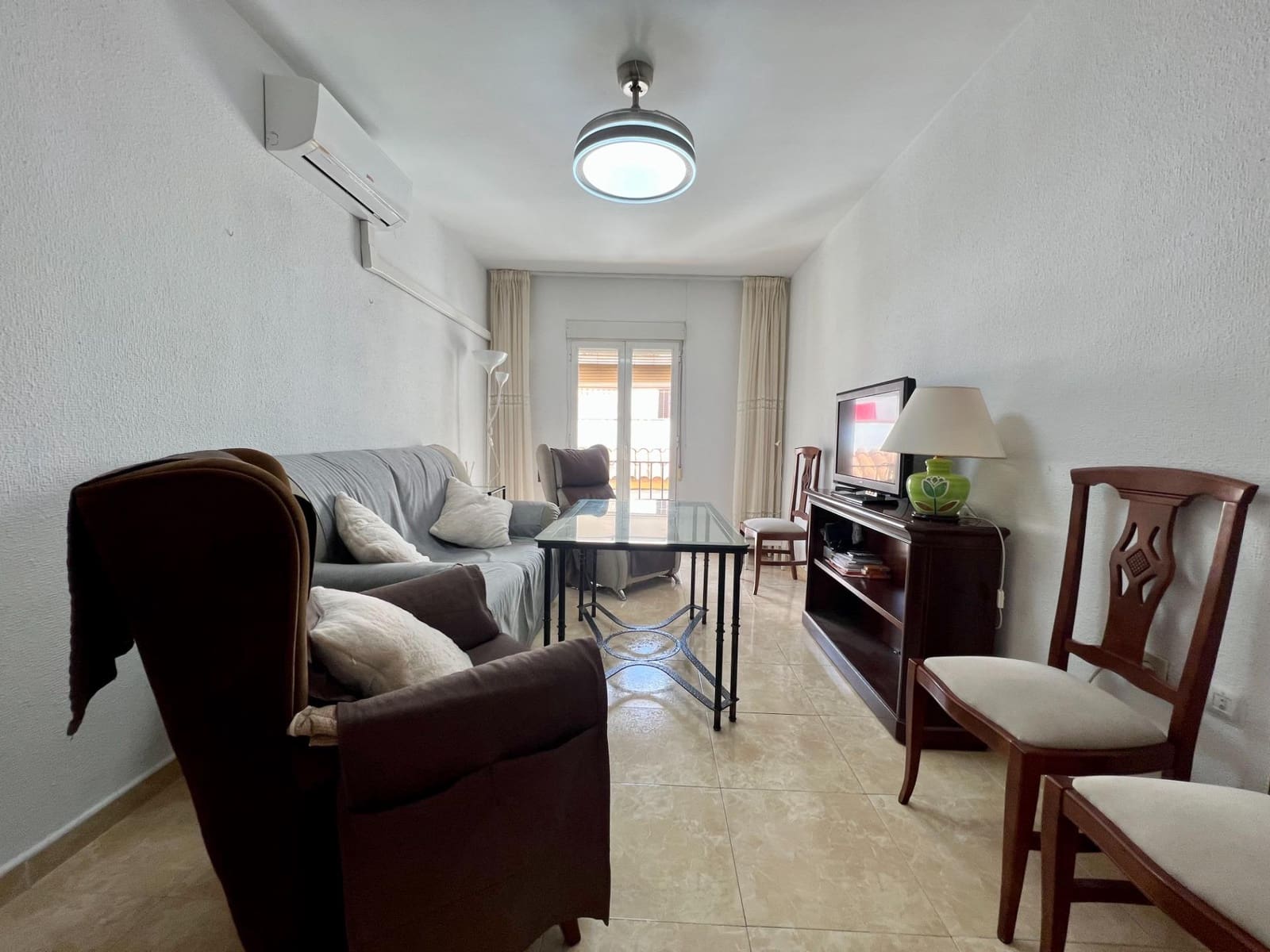 4 Zimmer Wohnung zu vermieten in Cordoba Stadt - 240 € (Ref: 9446442)