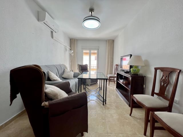 4 Zimmer Wohnung zu vermieten in Córdoba Stadt - 240 € (Ref: 9446442)