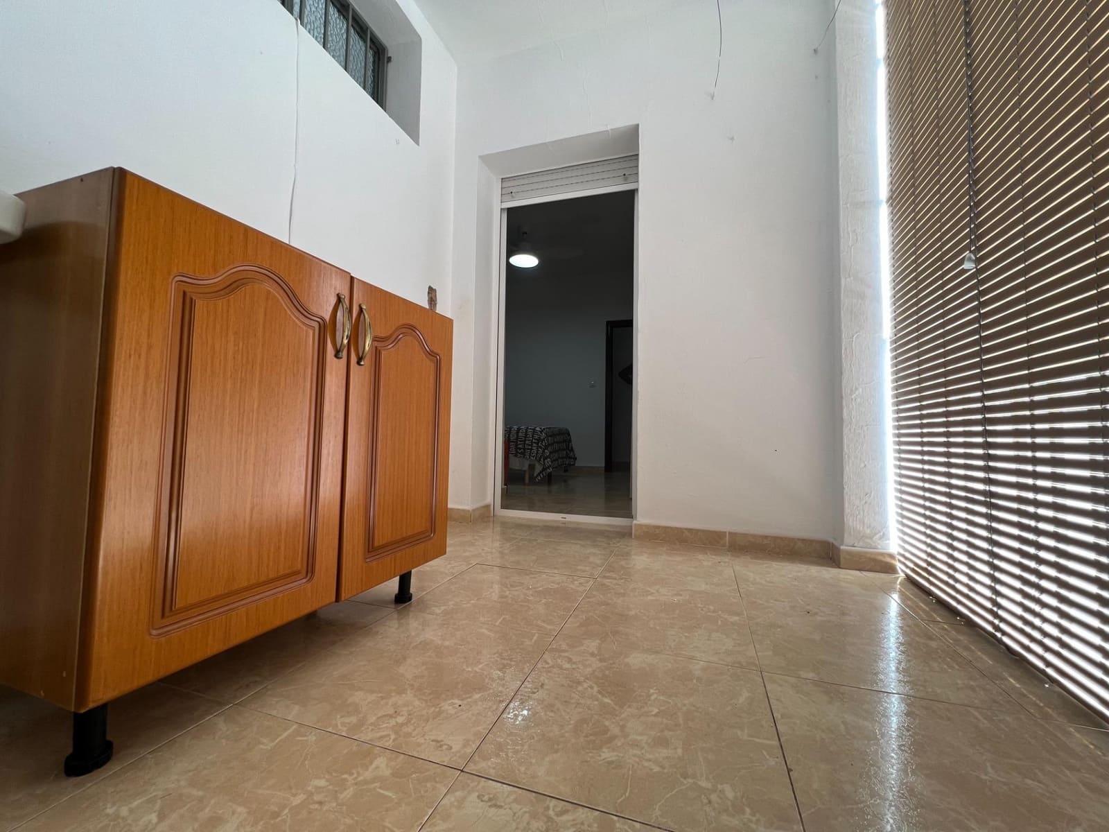 4 Zimmer Wohnung zu vermieten in Cordoba Stadt - 240 € (Ref: 9446442)