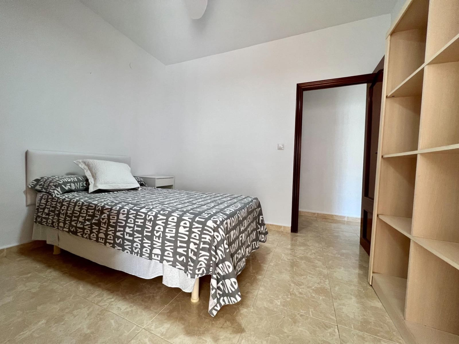 4 Zimmer Wohnung zu vermieten in Cordoba Stadt - 240 € (Ref: 9446442)
