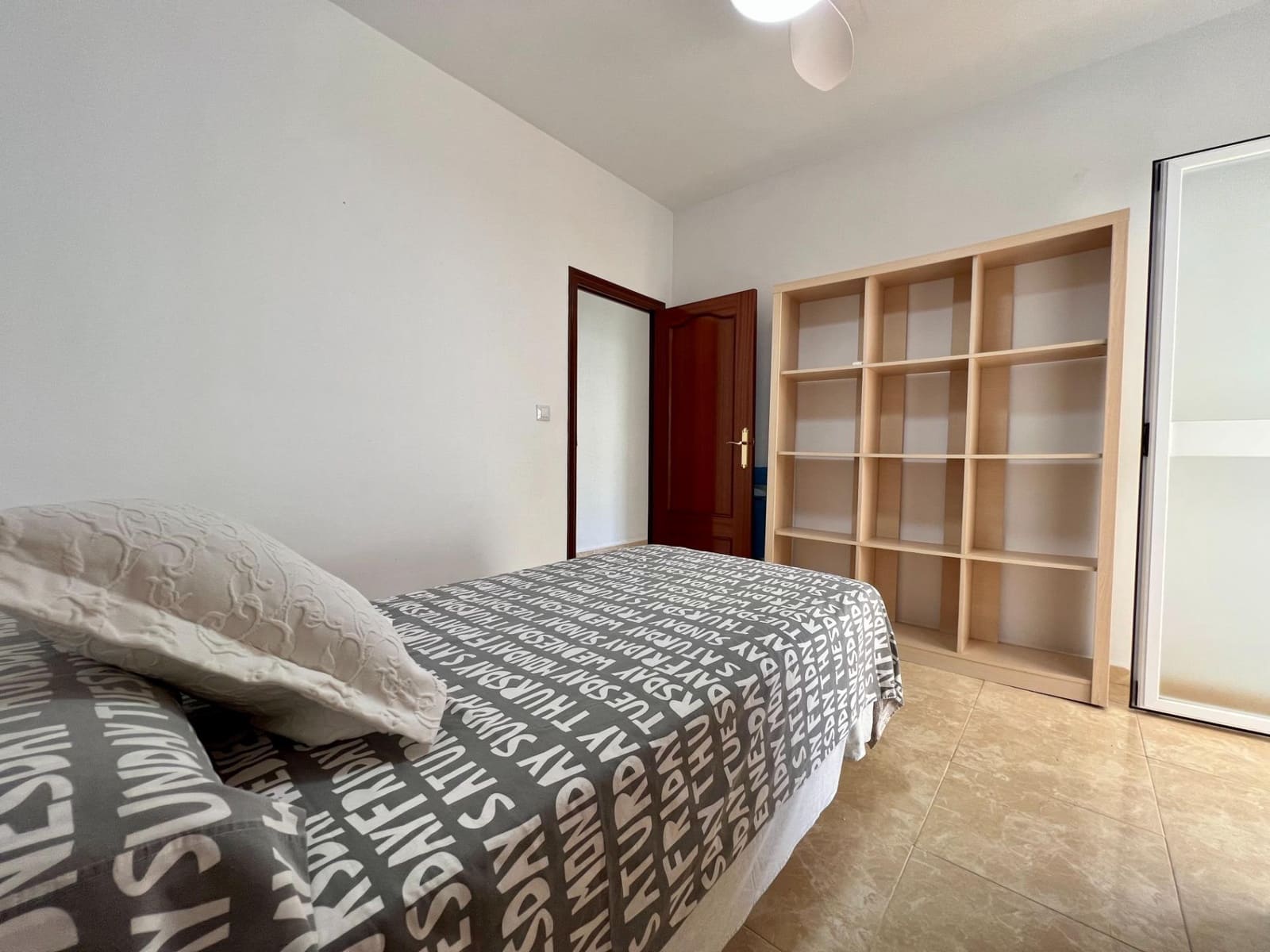 4 Zimmer Wohnung zu vermieten in Cordoba Stadt - 240 € (Ref: 9446442)