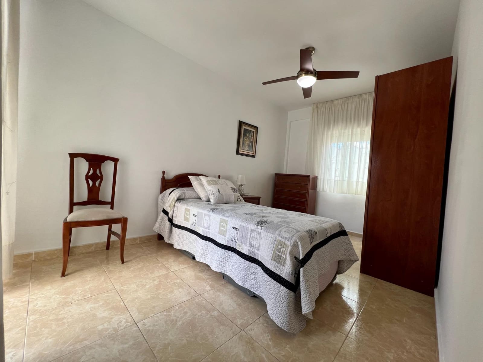 4 Zimmer Wohnung zu vermieten in Cordoba Stadt - 240 € (Ref: 9446442)