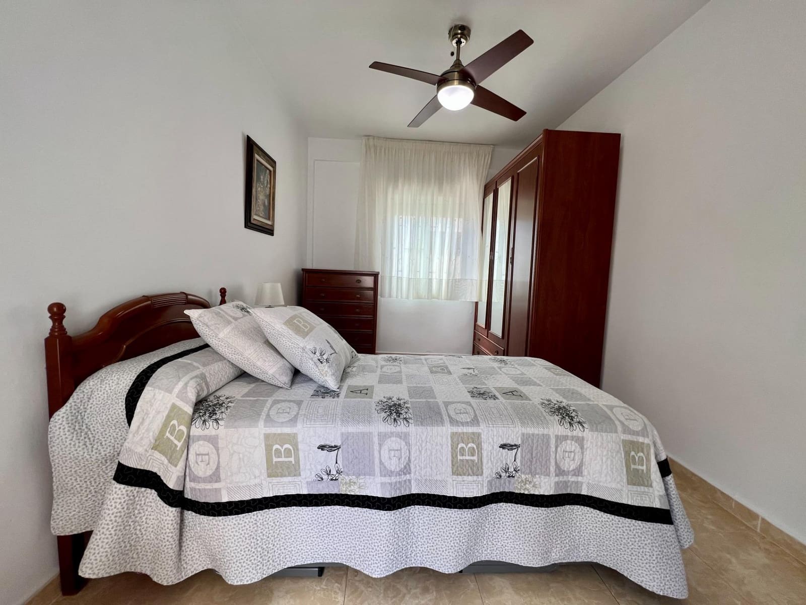 4 Zimmer Wohnung zu vermieten in Cordoba Stadt - 240 € (Ref: 9446442)