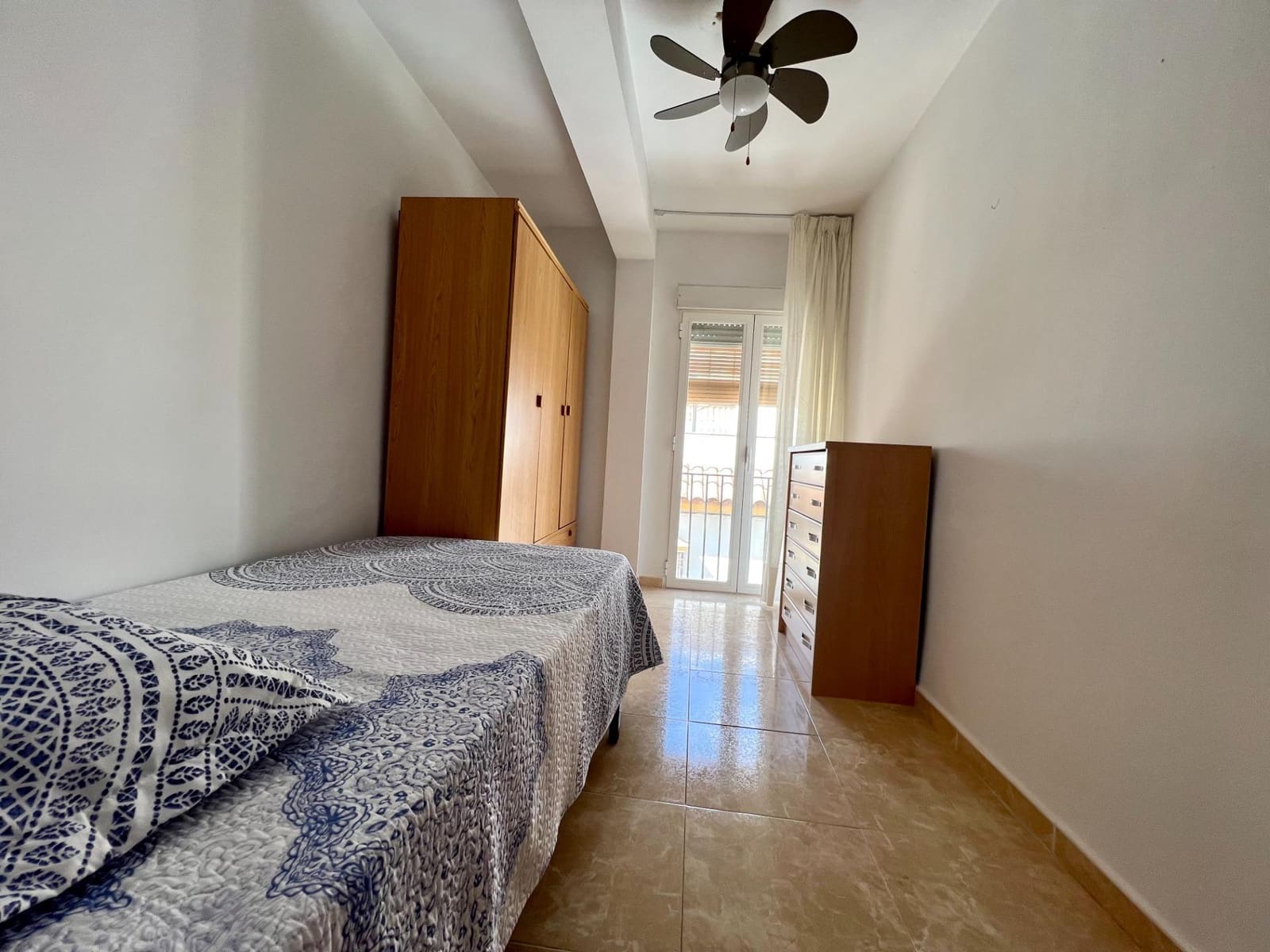 4 Zimmer Wohnung zu vermieten in Cordoba Stadt - 240 € (Ref: 9446442)
