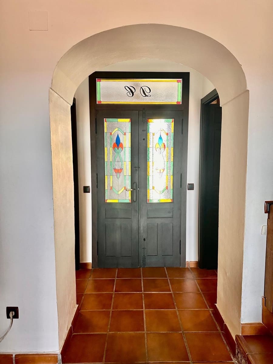 6 bedroom Townhouse for sale in Fuente Obejuna with garage - € 140,000 (Ref: 9449395)