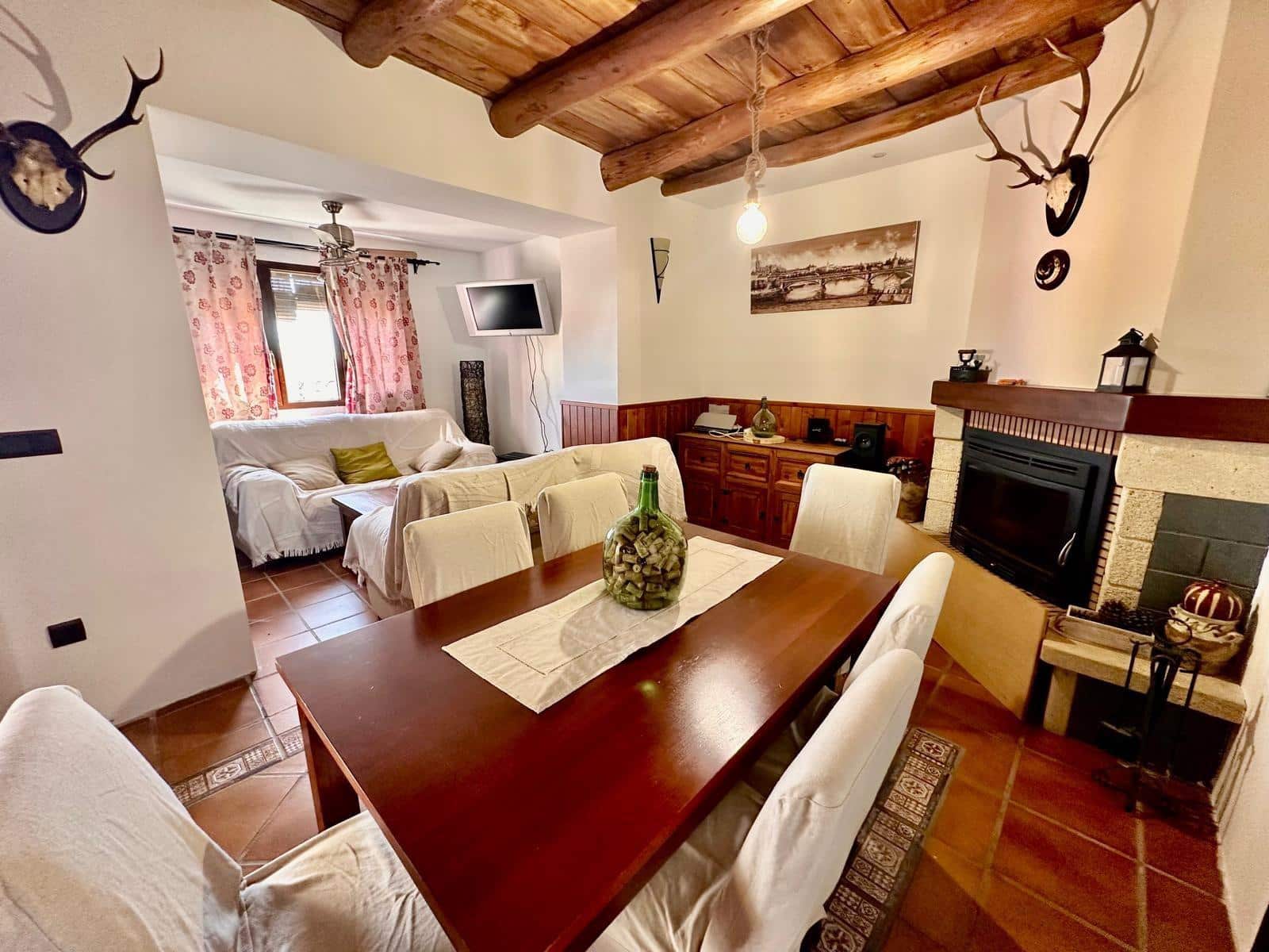 6 bedroom Townhouse for sale in Fuente Obejuna with garage - € 140,000 (Ref: 9449395)