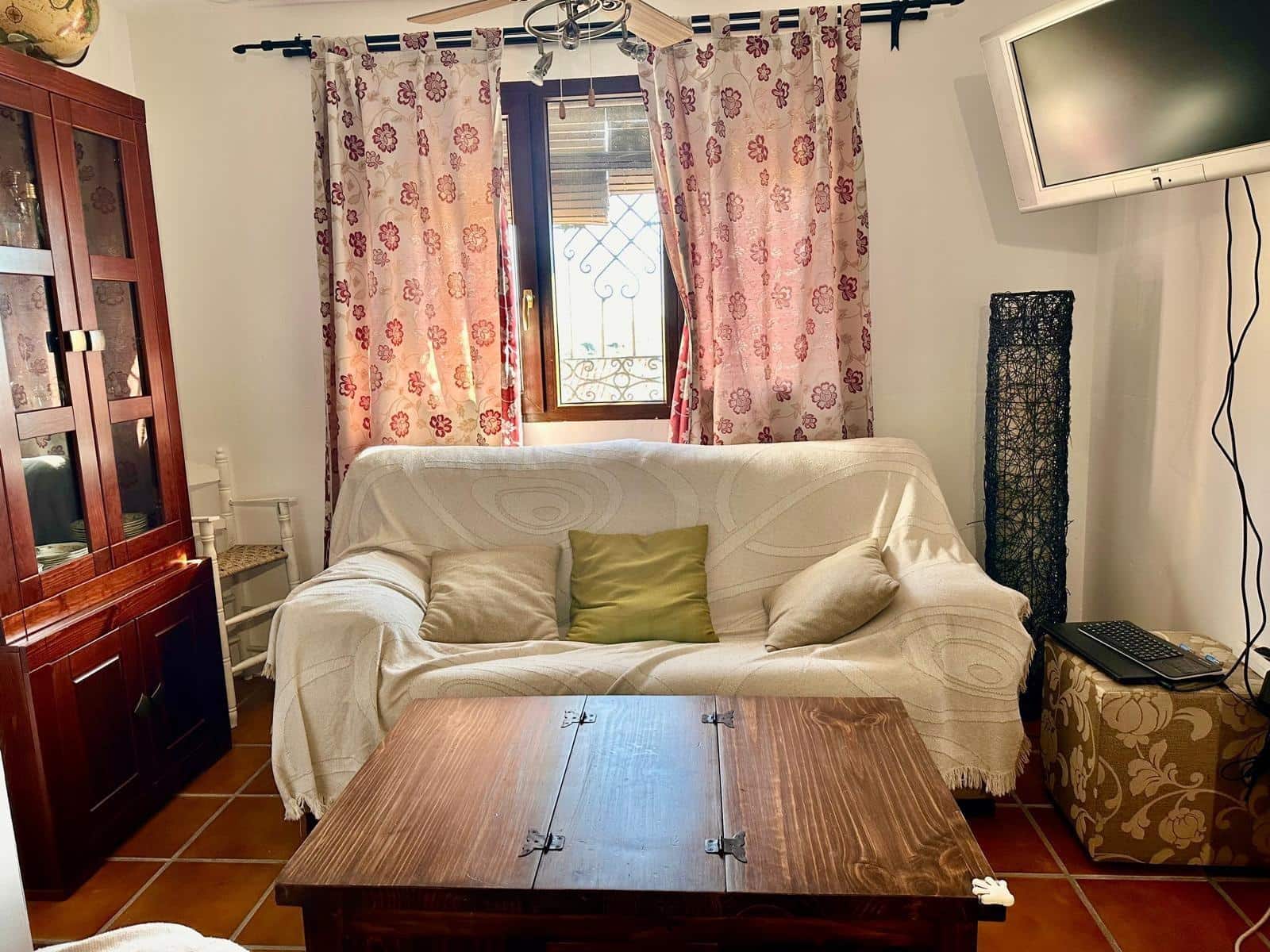 6 bedroom Townhouse for sale in Fuente Obejuna with garage - € 140,000 (Ref: 9449395)