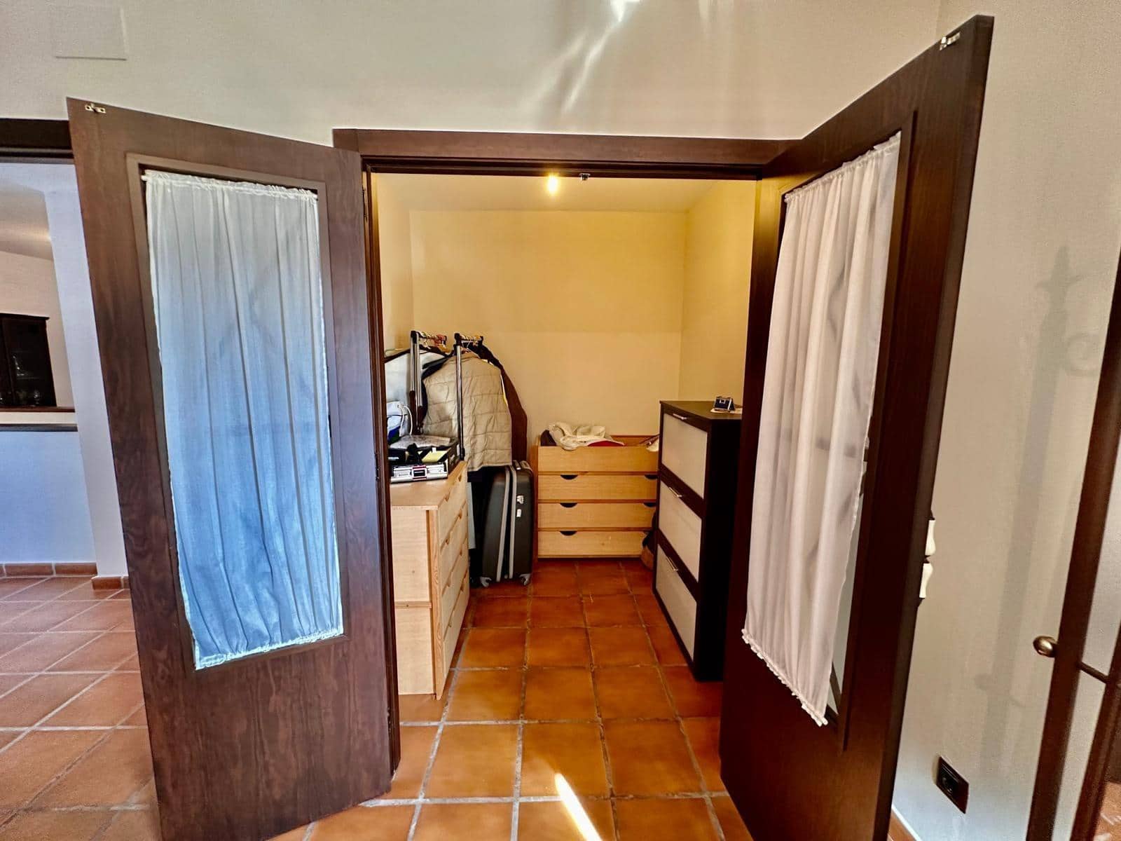 6 bedroom Townhouse for sale in Fuente Obejuna with garage - € 140,000 (Ref: 9449395)