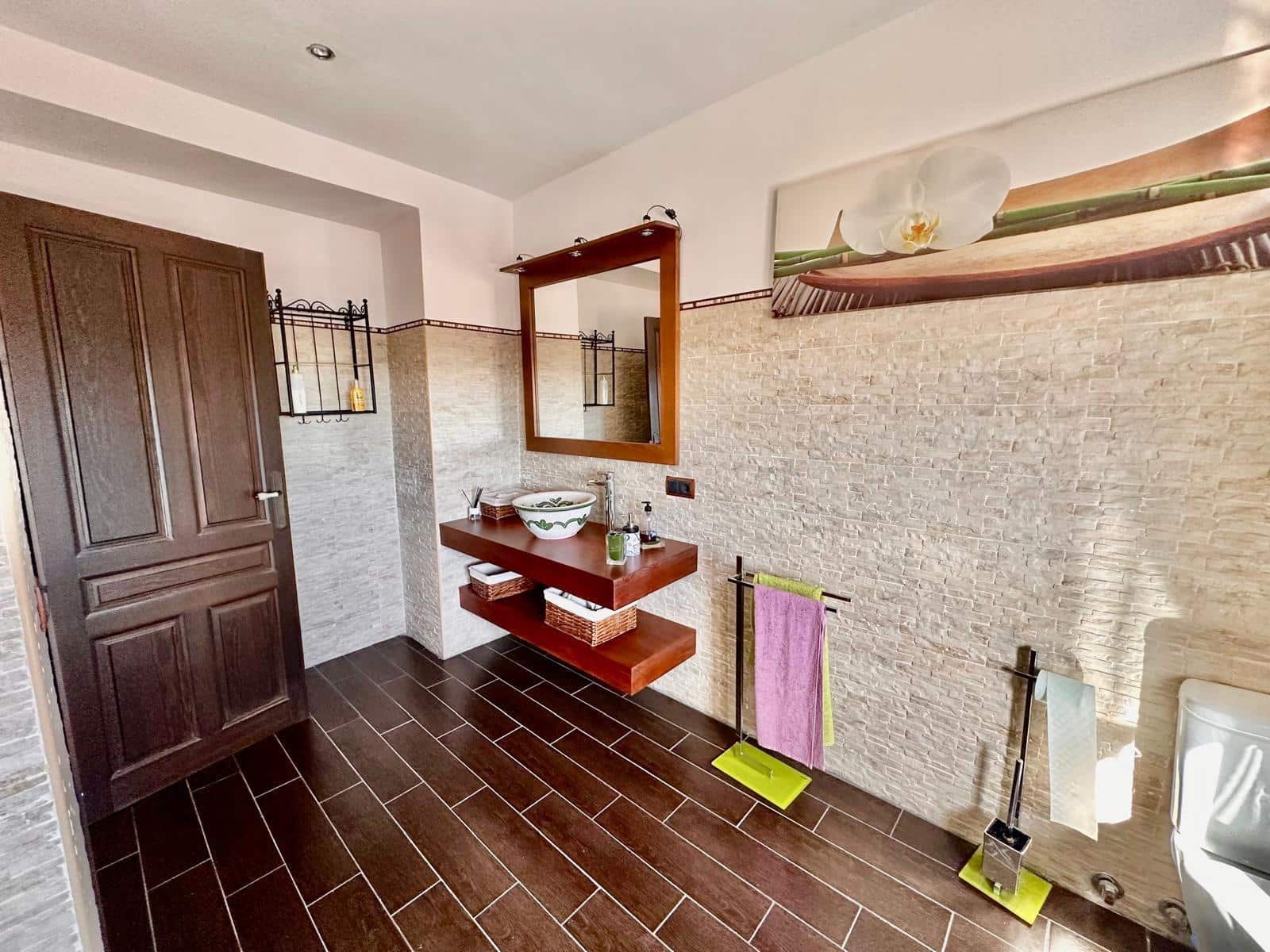 6 bedroom Townhouse for sale in Fuente Obejuna with garage - € 140,000 (Ref: 9449395)