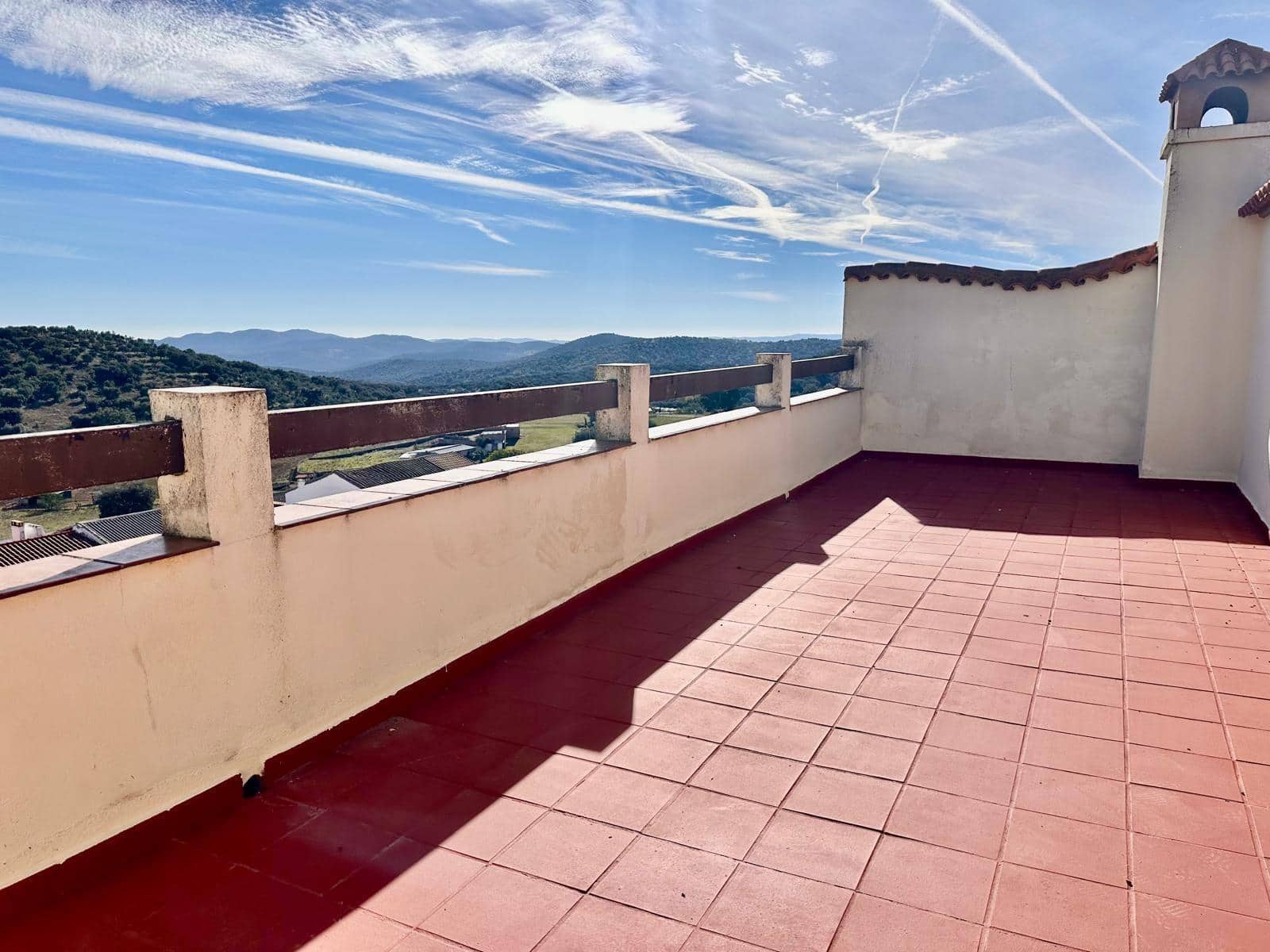 6 bedroom Townhouse for sale in Fuente Obejuna with garage - € 140,000 (Ref: 9449395)