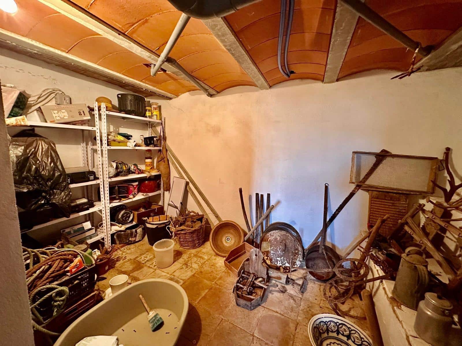 6 bedroom Townhouse for sale in Fuente Obejuna with garage - € 140,000 (Ref: 9449395)