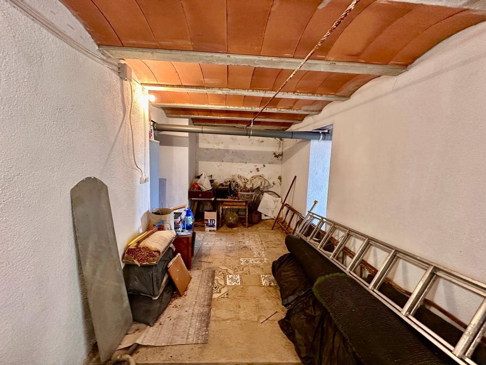 6 bedroom Townhouse for sale in Fuente Obejuna with garage - € 140,000 (Ref: 9449395)