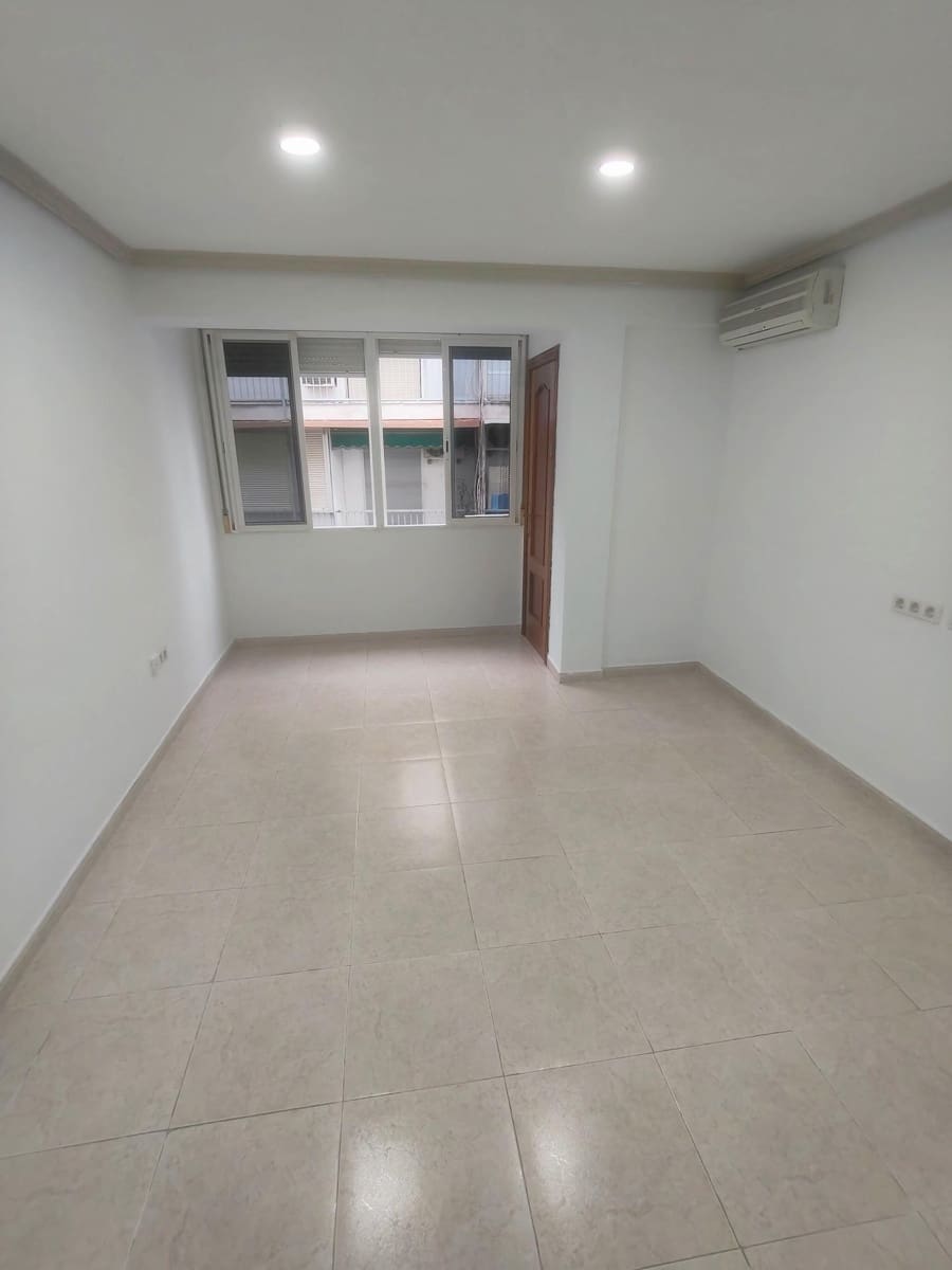 2 soverom Leilighet til leie i Cordoba by - € 650 (Ref: 9452225)