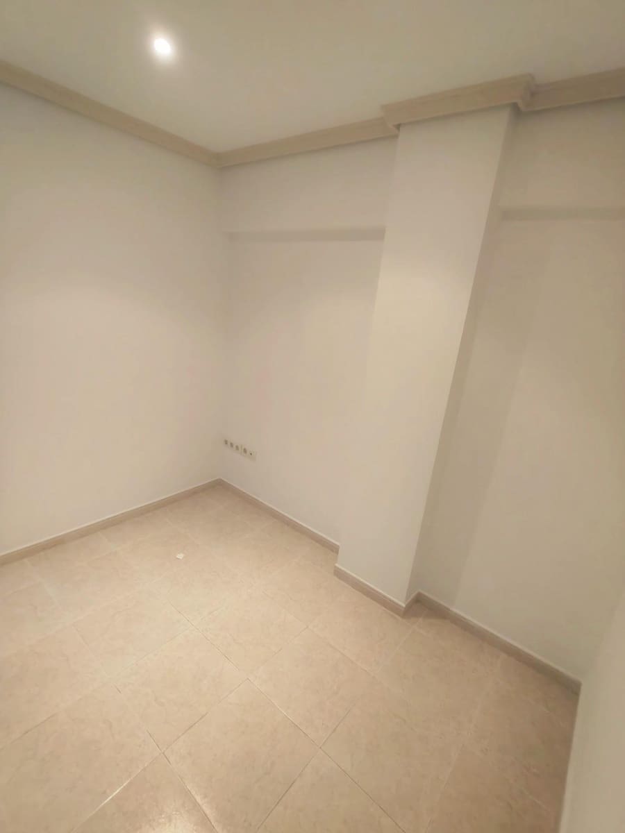 2 soverom Leilighet til leie i Cordoba by - € 650 (Ref: 9452225)