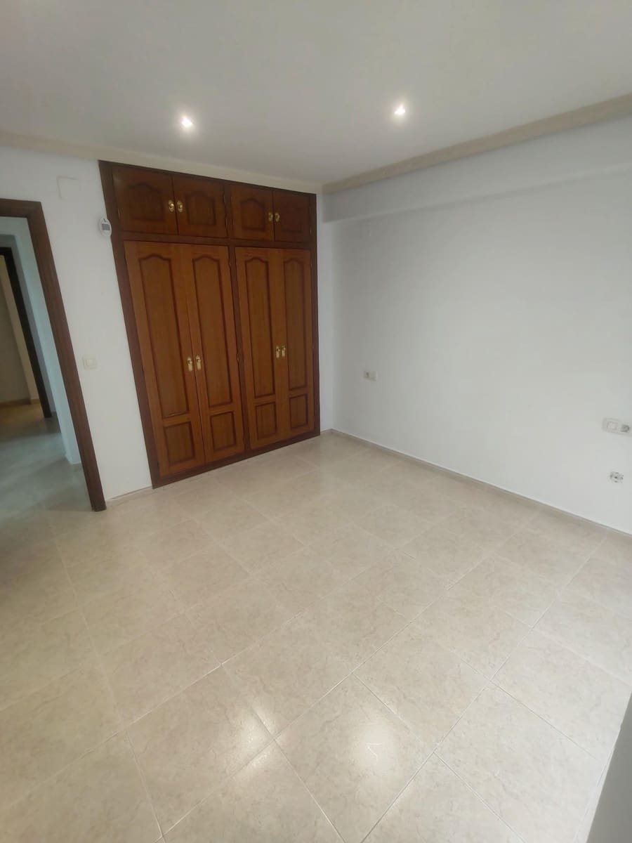 2 soverom Leilighet til leie i Cordoba by - € 650 (Ref: 9452225)