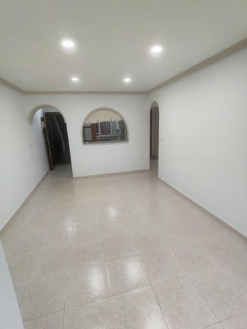 2 slaapkamer Flat te huur in Córdoba stad - € 650 (Ref: 9452225)