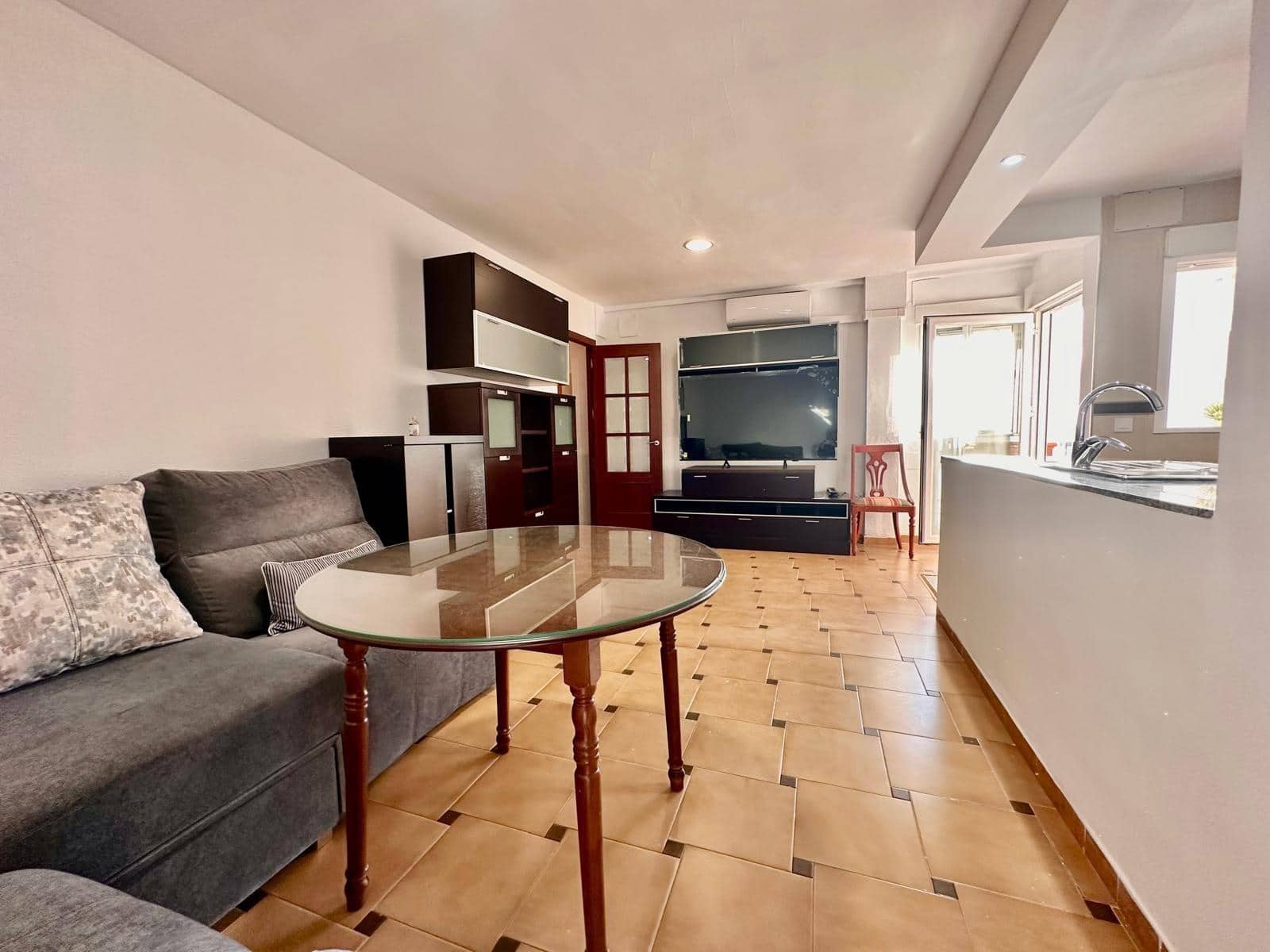 3 soverom Leilighet til leie i Cordoba by - € 700 (Ref: 9452228)