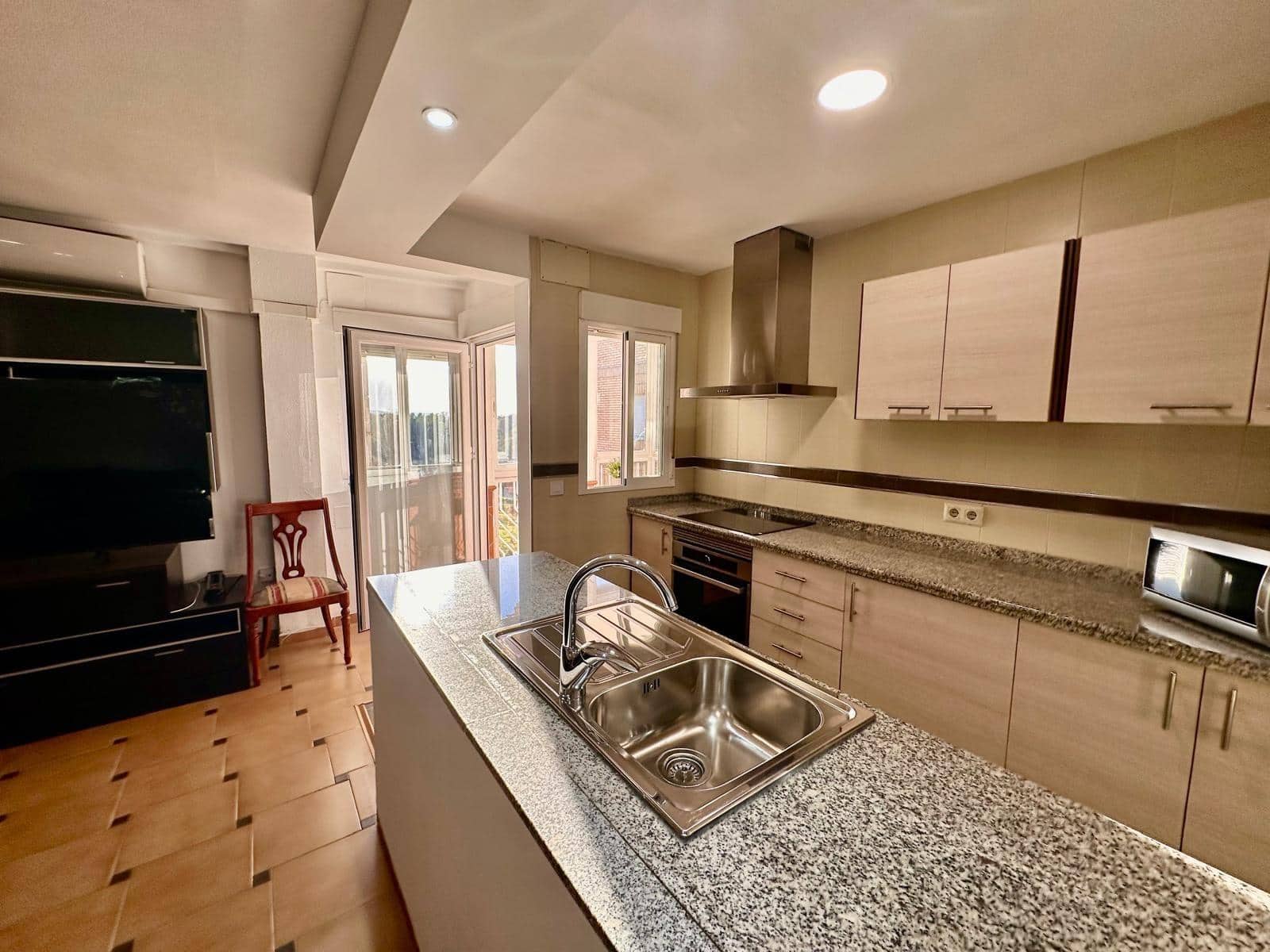 3 soverom Leilighet til leie i Cordoba by - € 700 (Ref: 9452228)