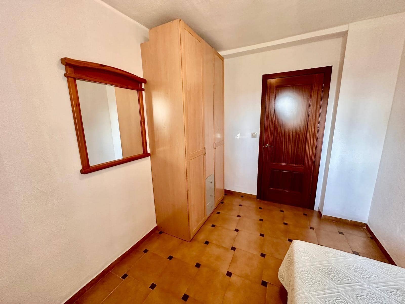 3 soverom Leilighet til leie i Cordoba by - € 700 (Ref: 9452228)