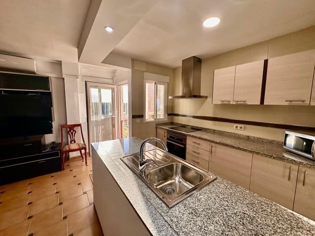 3 slaapkamer Flat te huur in Córdoba stad - € 700 (Ref: 9452228)