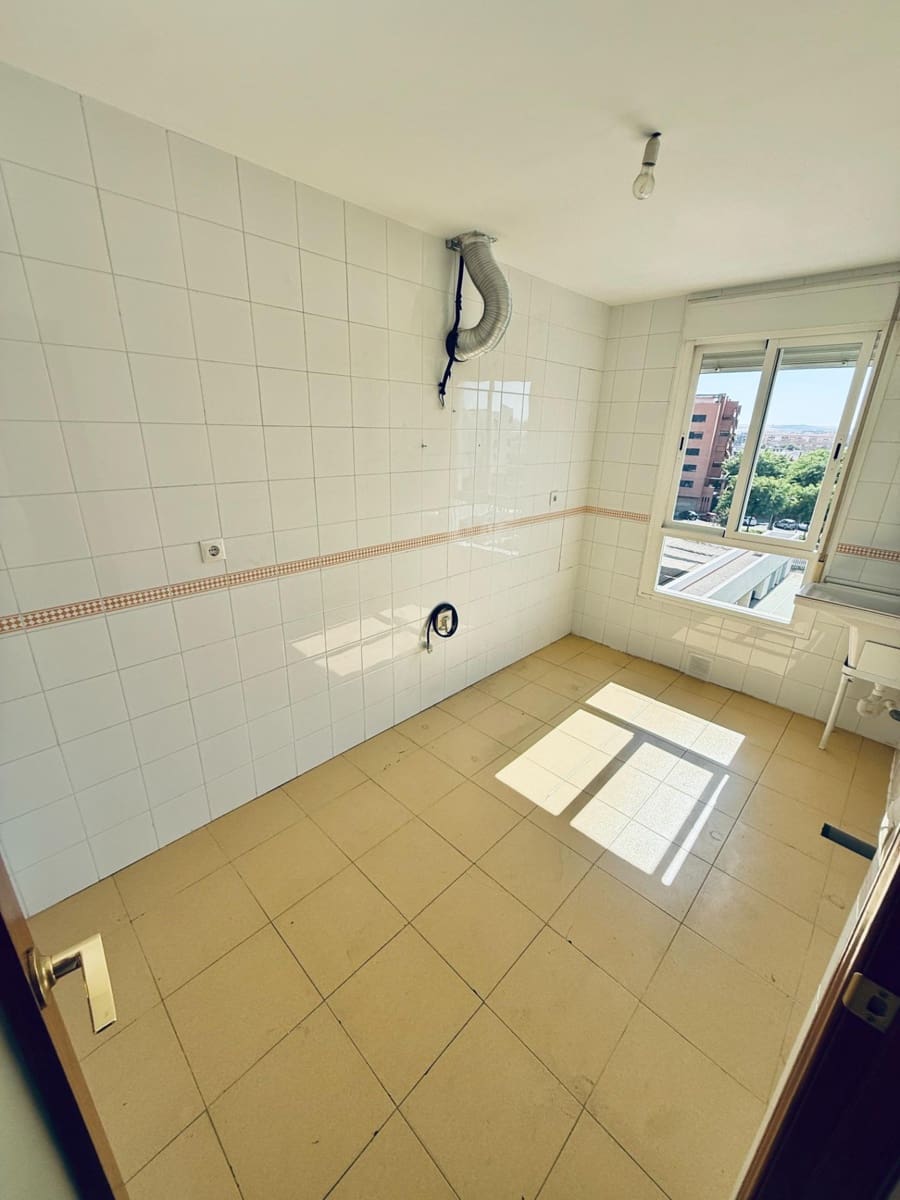 2 quarto Apartamento para venda em Cordova cidade com piscina garagem - 184 900 € (Ref: 9452796)