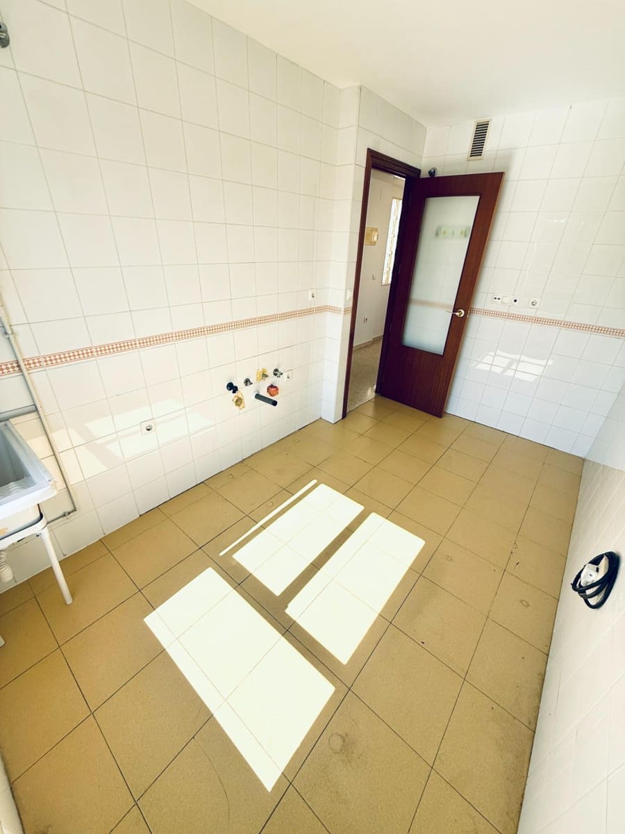 2 quarto Apartamento para venda em Cordova cidade com piscina garagem - 184 900 € (Ref: 9452796)