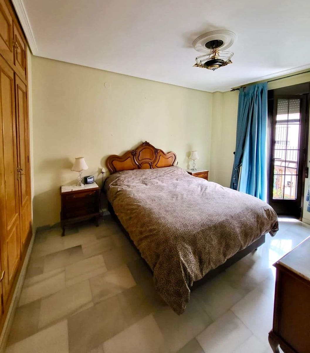 4 bedroom Flat for sale in Cordoba city with garage - € 325,000 (Ref: 9468539)