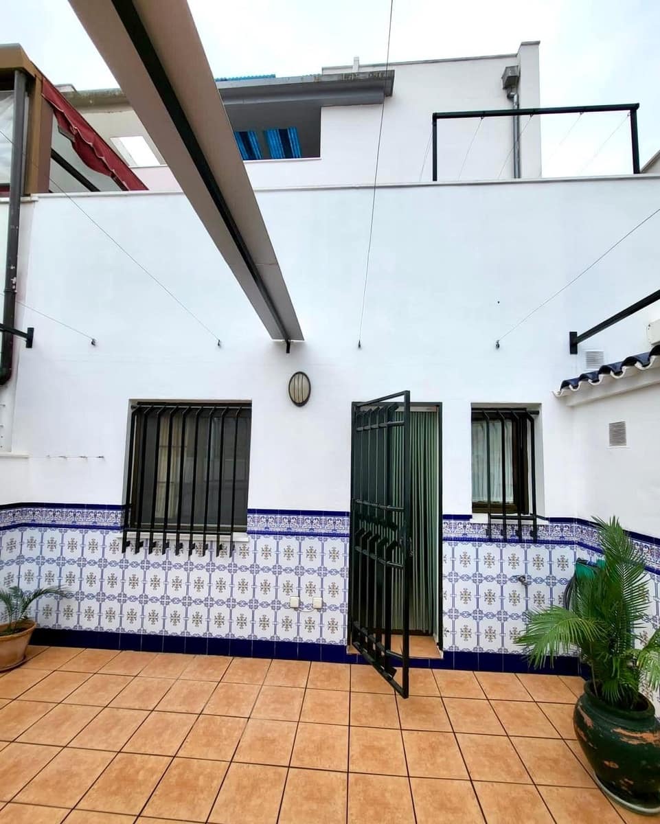 4 bedroom Flat for sale in Cordoba city with garage - € 325,000 (Ref: 9468539)