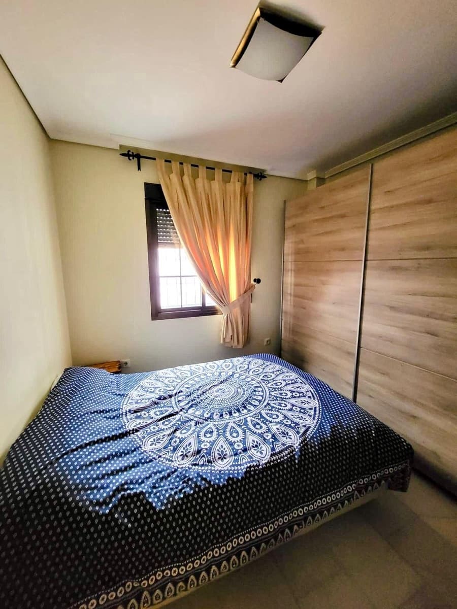 4 bedroom Flat for sale in Cordoba city with garage - € 325,000 (Ref: 9468539)