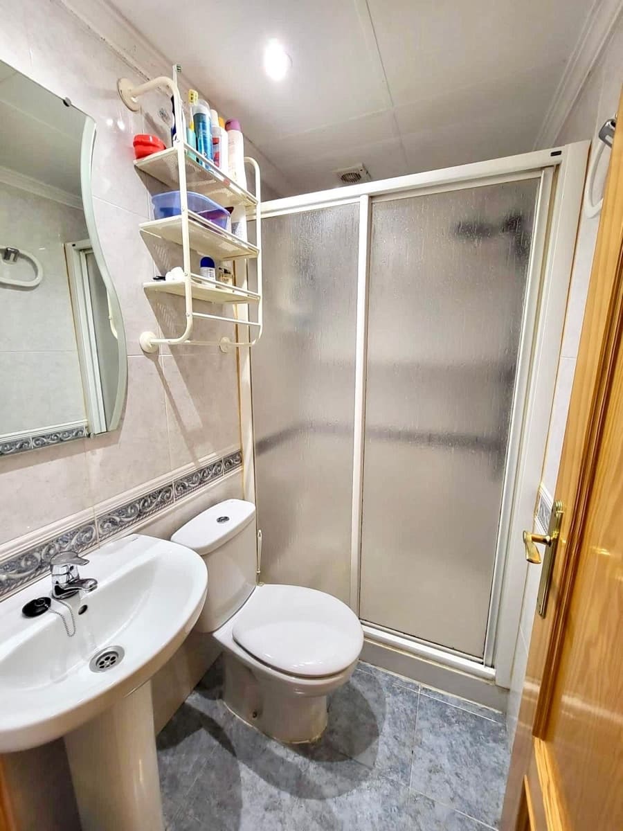 4 bedroom Flat for sale in Cordoba city with garage - € 325,000 (Ref: 9468539)