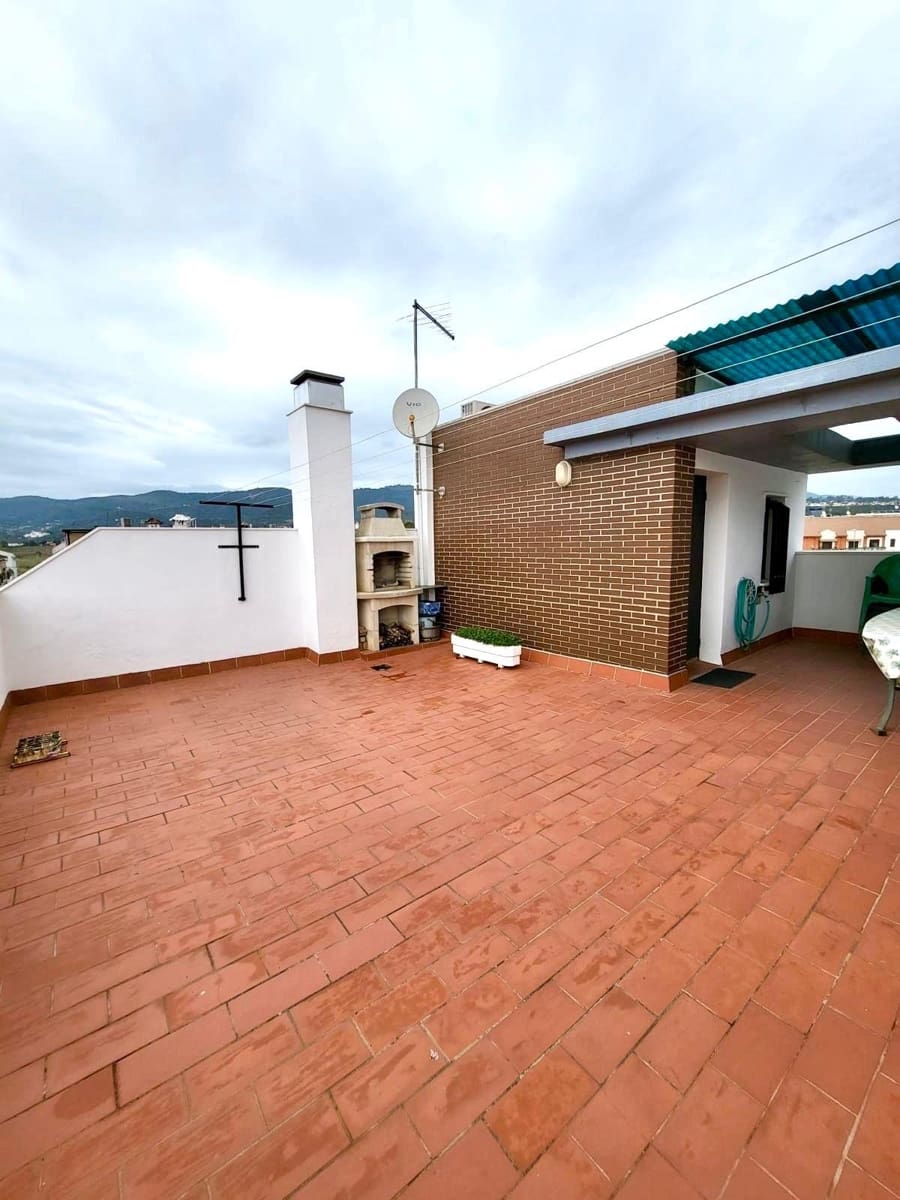 4 bedroom Flat for sale in Cordoba city with garage - € 325,000 (Ref: 9468539)