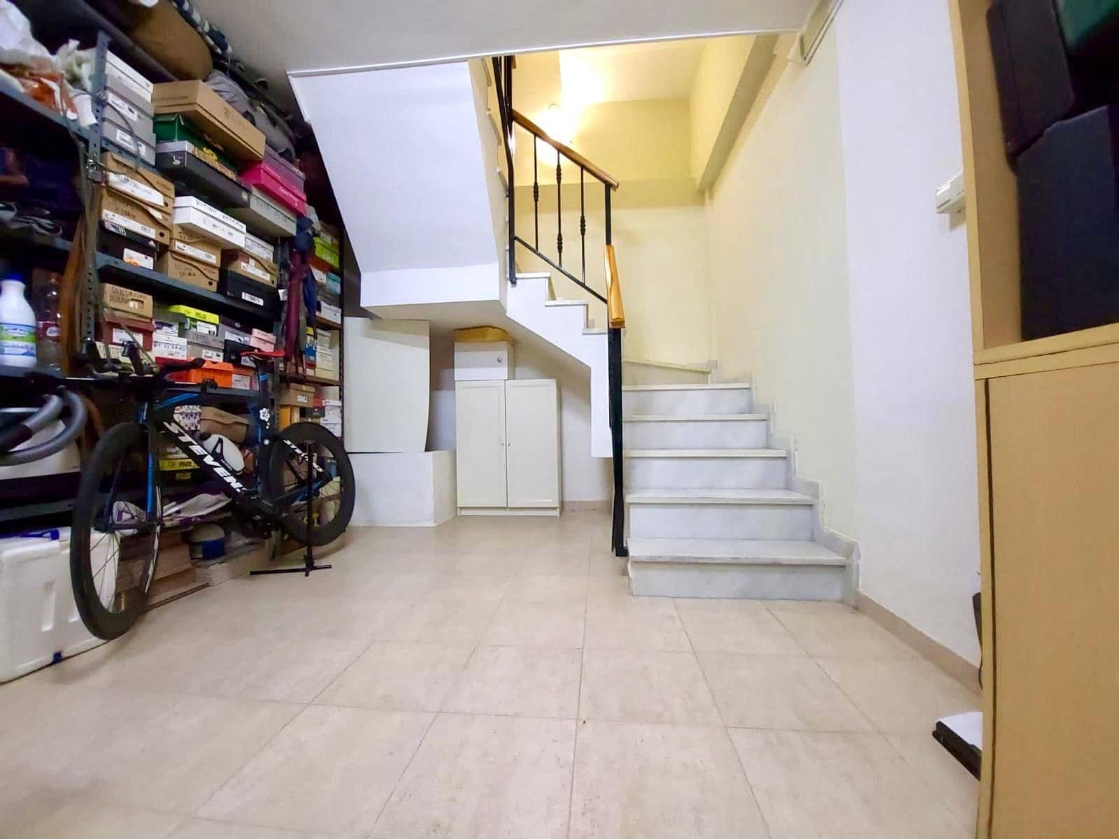 4 bedroom Flat for sale in Cordoba city with garage - € 325,000 (Ref: 9468539)