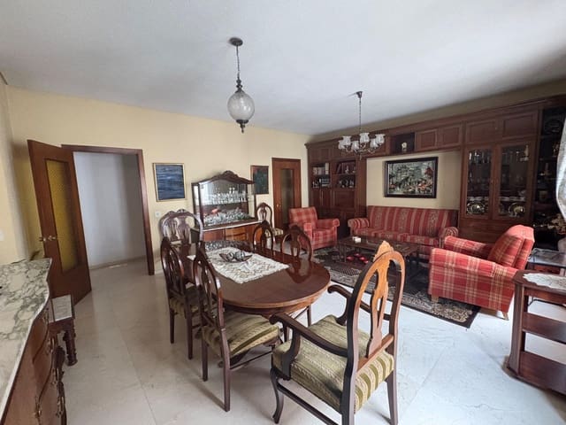 6 sypialnia Mieszkanie na sprzedaż w Centro, Miasto Kordoba z garażem - 385 000 € (Ref: 9470469)