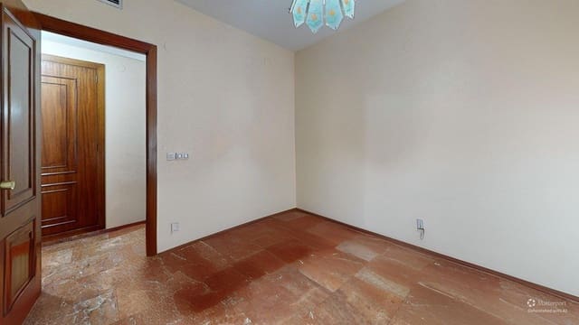 Piso de 5 habitaciones en Santa Rosa, Córdoba ciudad en venta con piscina garaje - 400.000 € (Ref: 9471215)