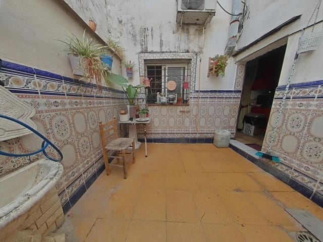 3 bedroom Townhouse for sale in Cañero, Córdoba city - € 230,000 (Ref: 9474259)