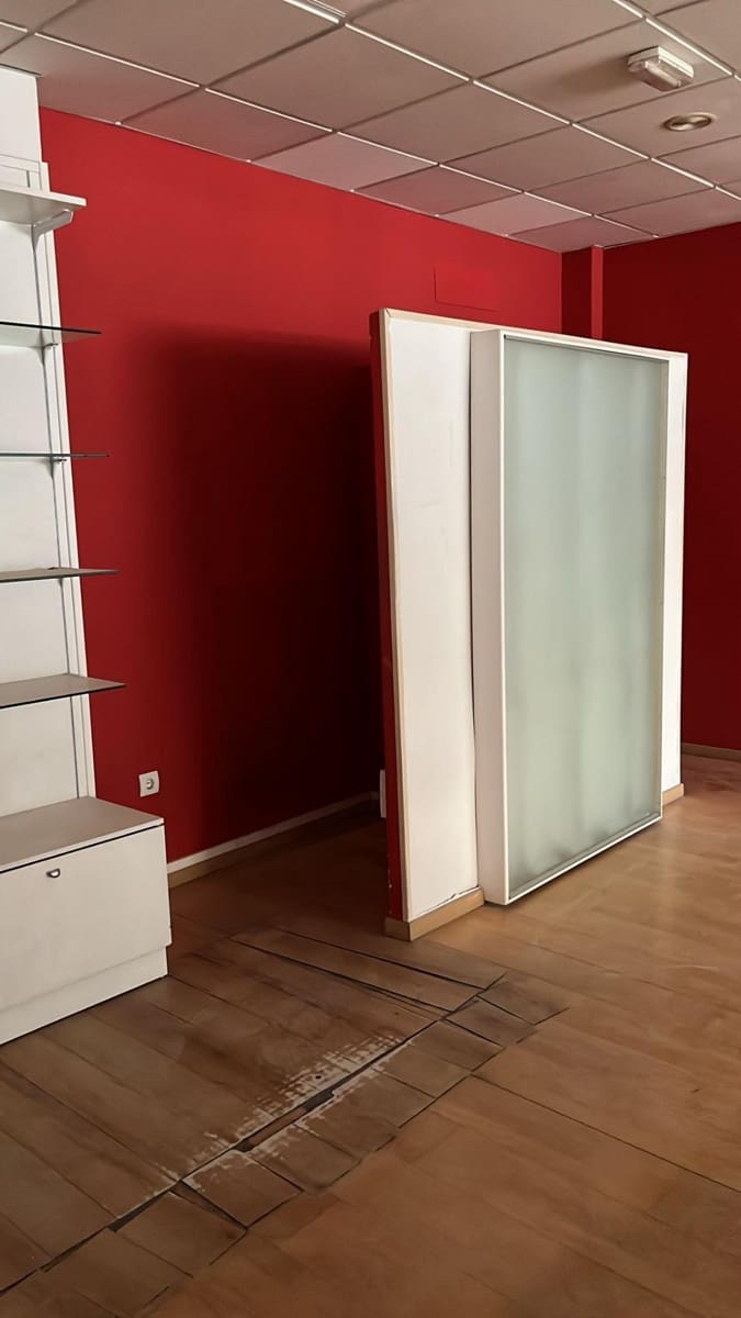 Erhverv til salg i Cordoba by - € 248.000 (Ref: 9476200)