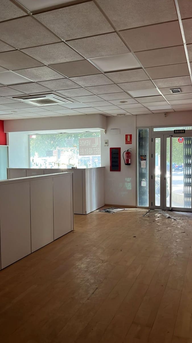 Erhverv til salg i Cordoba by - € 248.000 (Ref: 9476200)