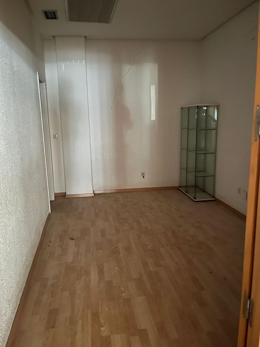 Erhverv til salg i Cordoba by - € 248.000 (Ref: 9476200)