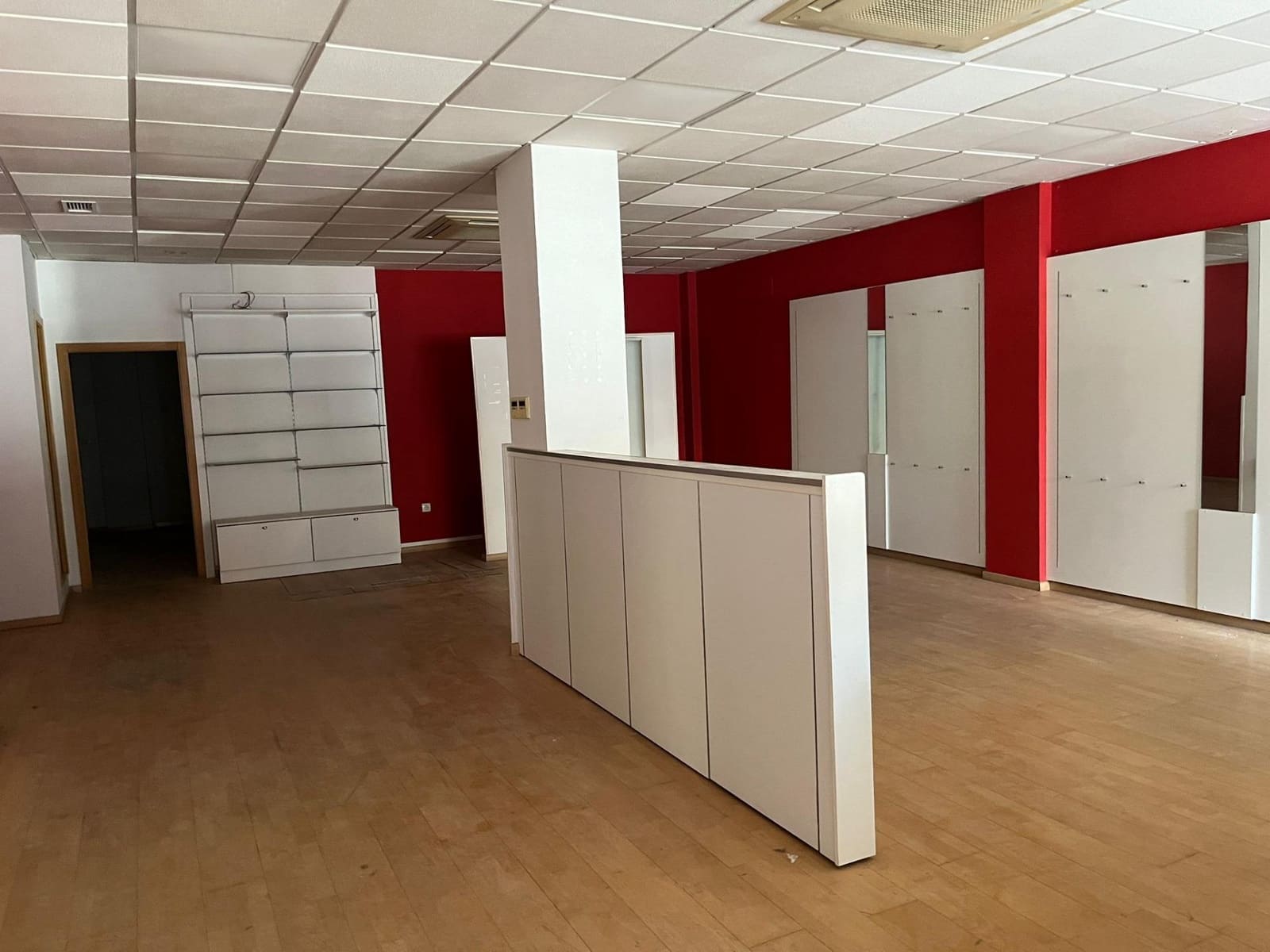 Erhverv til salg i Cordoba by - € 248.000 (Ref: 9476200)